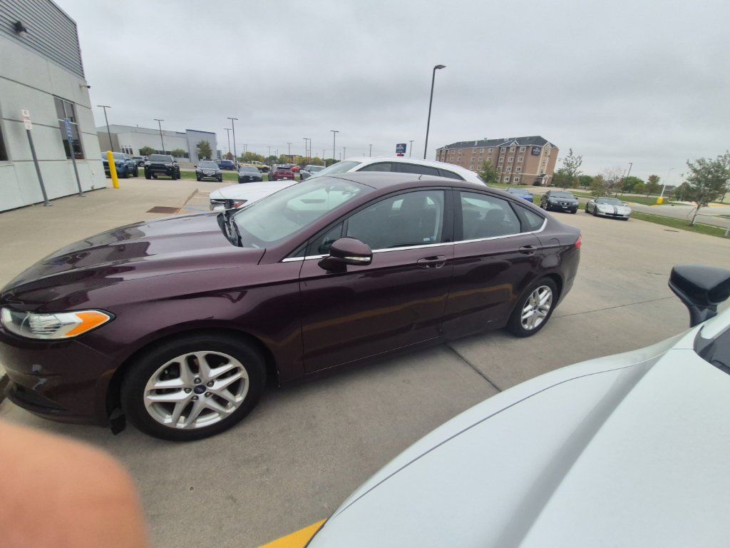 Used 2013 Ford Fusion SE FWD image 5