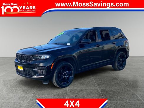 Used 2023 Jeep Grand Cherokee Altitude AWD/4WD image 1