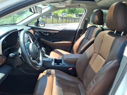 Certified 2022 Subaru Outback Touring AWD/4WD image 16