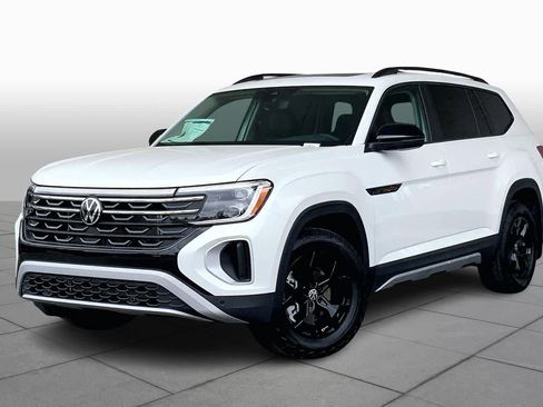 New 2026 Volkswagen Atlas Peak Edition AWD/4WD image 1