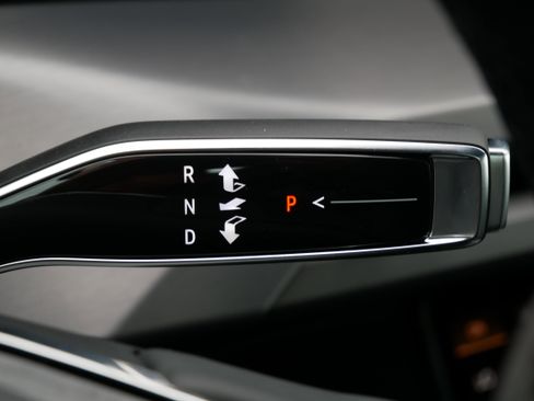 Used 2026 Cadillac Vistiq Sport w/ LPO, Floor Liner Package image 23