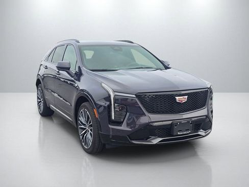 Used 2025 Cadillac XT4 Sport FWD image 4