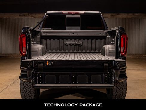 Used 2022 GMC Sierra 1500 AT4 w/ AT4 Premium Package image 8