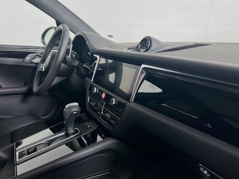 New 2026 Porsche Macan image 31