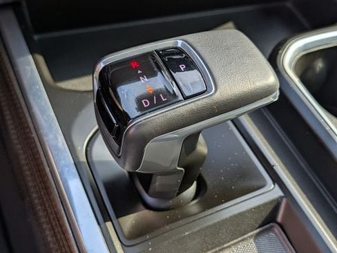 Used 2022 Chevrolet Silverado 1500 LT RWD image 18