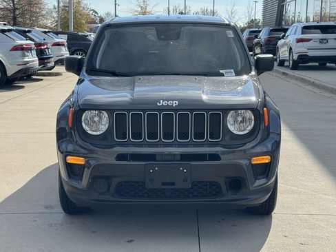 Used 2023 Jeep Renegade Latitude image 10