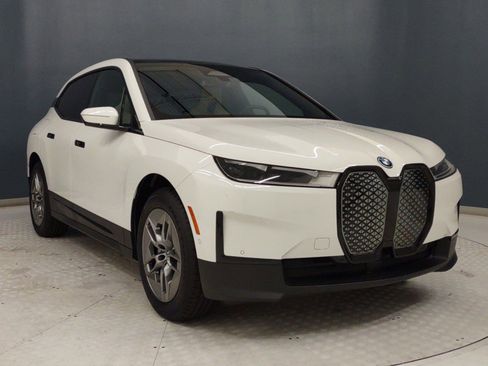 Certified 2023 BMW iX xDrive50 AWD/4WD image 17