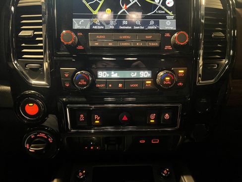 Used 2021 Nissan Titan Platinum Reserve w/ Moonroof Package image 18