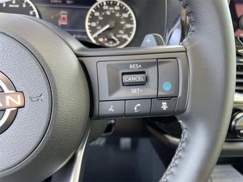 New 2025 Nissan Pathfinder SV image 16