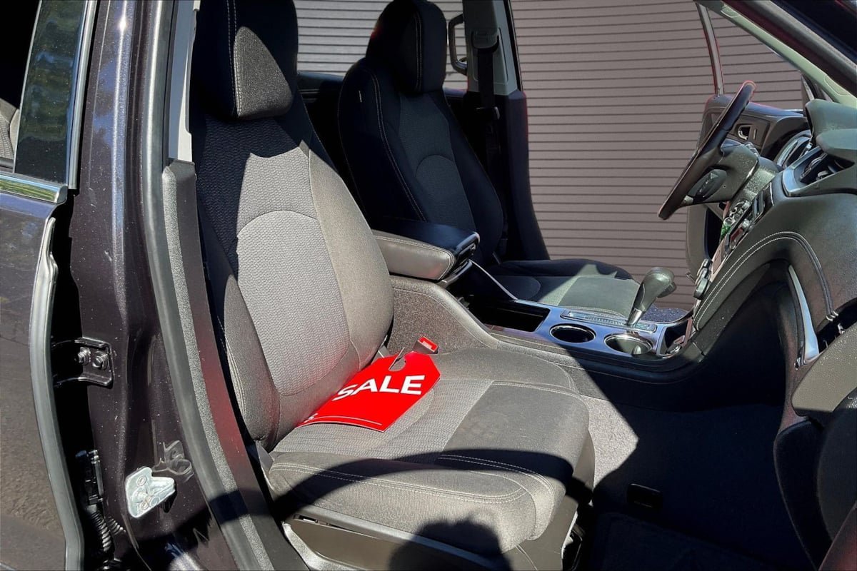 Used 2017 Chevrolet Traverse LT w/ Style and Technology Package AWD/4WD image 30