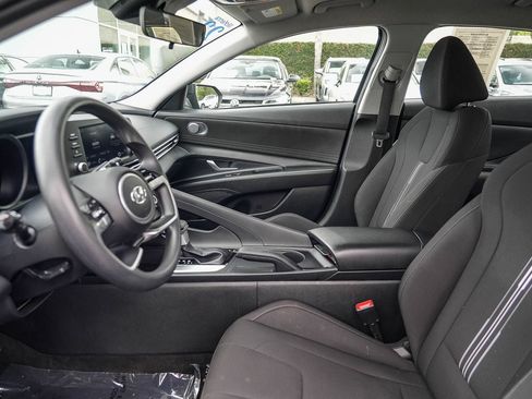 Used 2023 Hyundai Elantra SEL w/ Cargo Package FWD image 17