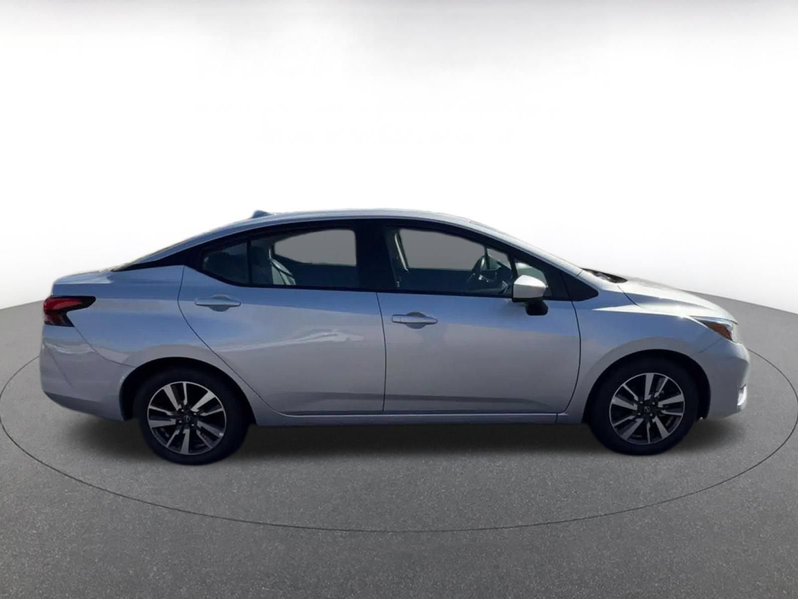 Used 2025 Nissan Versa SV FWD image 15