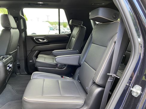 Used 2021 GMC Yukon SLT w/ SLT Premium Package AWD/4WD image 36