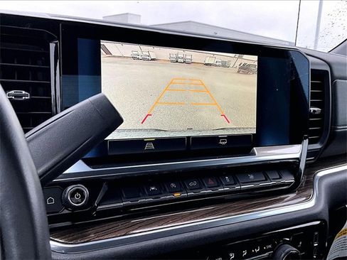 Used 2023 Chevrolet Silverado 1500 LT image 23