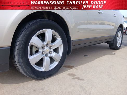Used 2016 Chevrolet Traverse LT w/ Style and Technology Package image 32