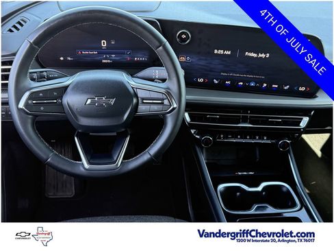 Certified 2025 Chevrolet Traverse LT w/ Midnight/Sport Edition FWD image 11