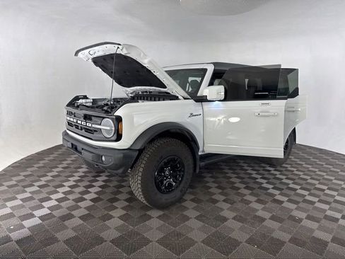 Used 2022 Ford Bronco Outer Banks w/ Sasquatch Package image 13