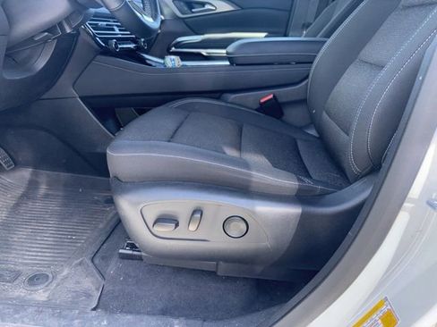 Used 2024 Chevrolet Traverse LT w/ LPO, Floor Liner Package FWD image 11