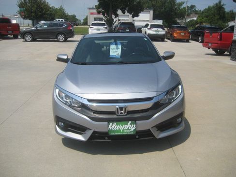 Used 2017 Honda Civic EX-L image 3