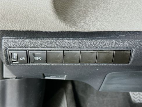 Used 2025 Toyota Corolla LE image 17