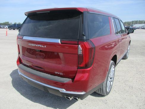 New 2026 GMC Yukon XL Denali image 4