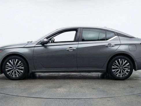 Used 2025 Nissan Altima 2.5 SV image 5