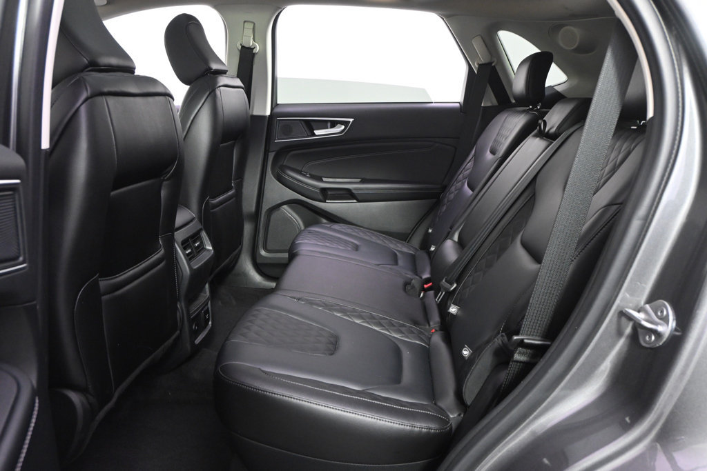 Used 2023 Ford Edge Titanium w/ Class II Trailer Tow Package AWD/4WD image 21