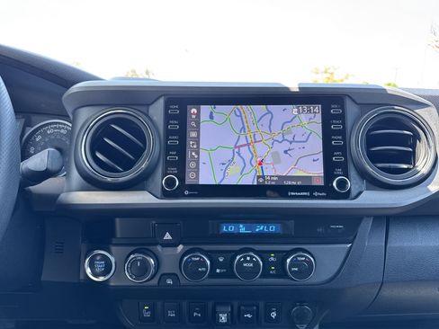 Used 2023 Toyota Tacoma TRD Off-Road w/ Technology Package AWD/4WD image 28