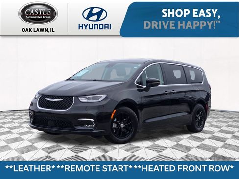 Used 2023 Chrysler Pacifica Touring-L FWD image 1