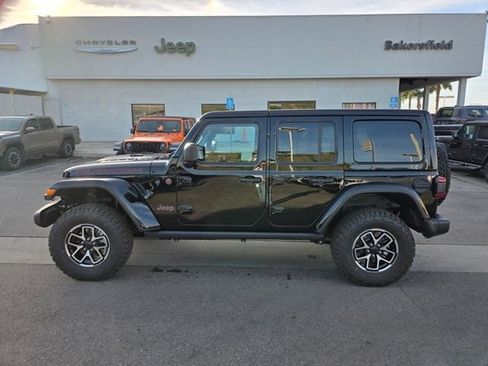 New 2025 Jeep Wrangler Unlimited Rubicon w/ Technology Group image 4