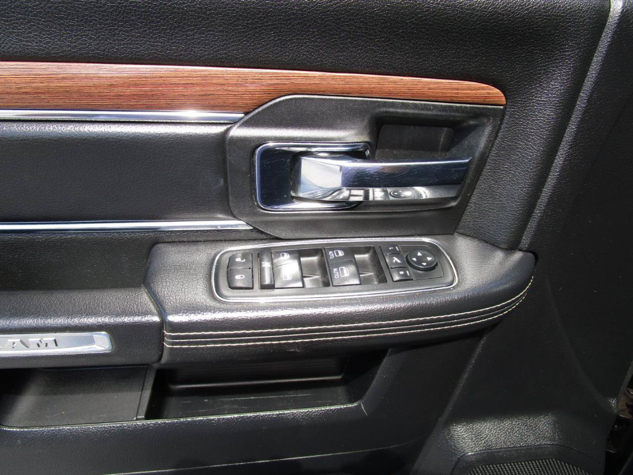 Used 2015 RAM 2500 Laramie w/ Convenience Group AWD/4WD image 20