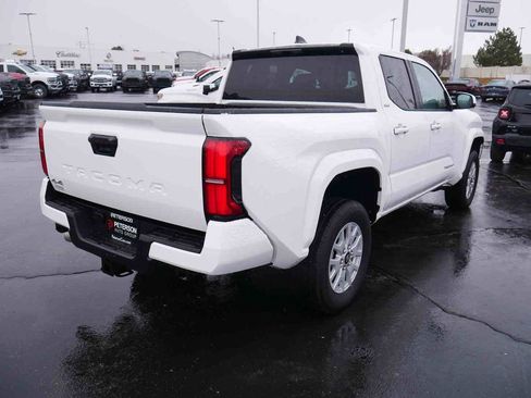 Used 2025 Toyota Tacoma SR5 image 21