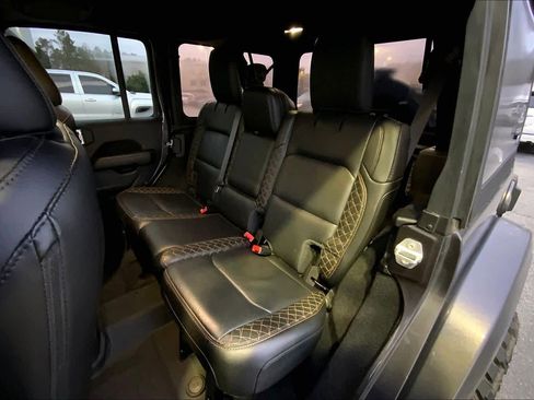 Used 2021 Jeep Wrangler Unlimited Sahara image 19