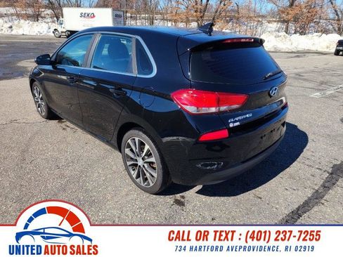 Used 2018 Hyundai Elantra GT image 3