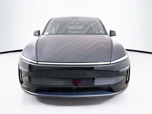 Used 2026 Tesla Model Y 2WD image 29