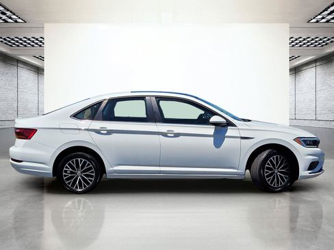 Used 2019 Volkswagen Jetta SEL w/ Cold Weather Package FWD image 6