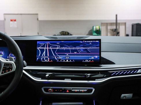 Used 2026 BMW X5 M60i w/ Executive Package image 15