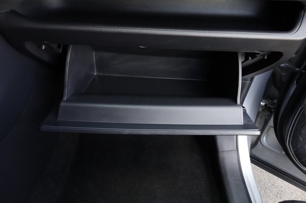 Certified 2025 Toyota RAV4 XLE AWD/4WD image 40