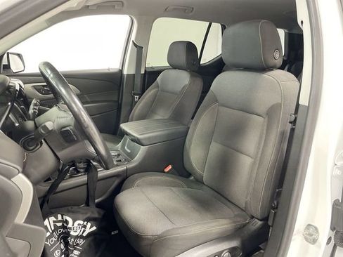 Used 2020 Chevrolet Traverse LT image 11