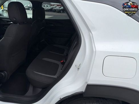 Used 2025 Chevrolet TrailBlazer LT AWD/4WD image 24