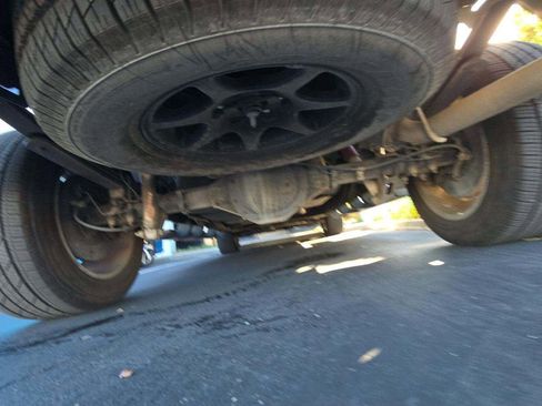 Used 2017 GMC Sierra 1500 SLT image 32