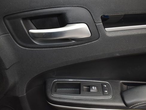 Used 2020 Chrysler 300 S w/ 300S Premium Group image 21