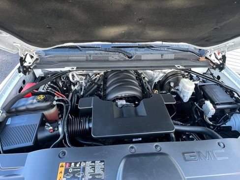 Used 2018 GMC Yukon SLT image 41