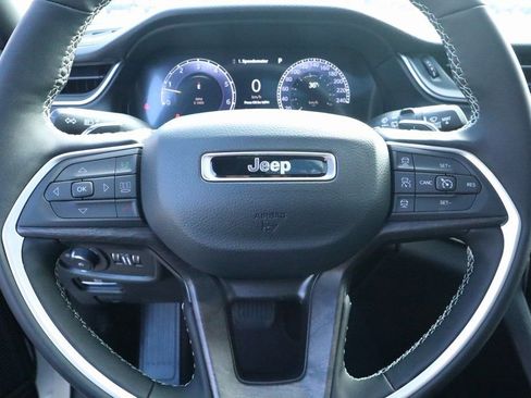 New 2025 Jeep Grand Cherokee Limited image 3