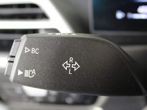 Certified 2025 BMW 330i xDrive Sedan image 28