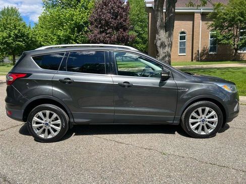 Used 2017 Ford Escape Titanium FWD image 6