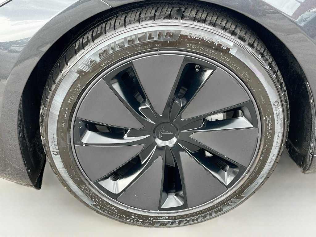 Used 2025 Tesla Model 3 Long Range AWD/4WD image 32