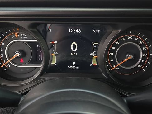 Used 2025 Jeep Gladiator Mojave AWD/4WD image 18
