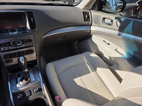 Used 2015 INFINITI Q40 AWD w/ Navigation Package image 16