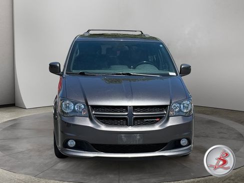 Used 2019 Dodge Grand Caravan GT FWD image 2